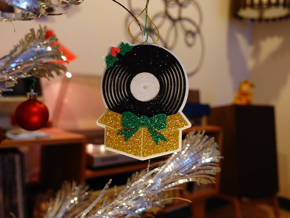 Vinyl Record in a Gift Box Ornament - Golden - Image 6